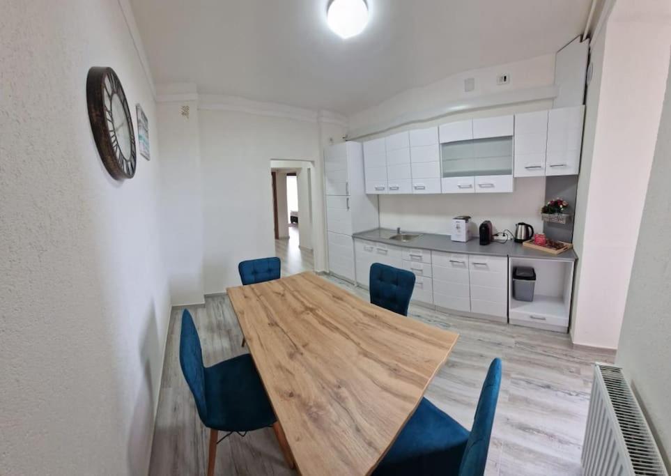 Ori Modern Apart Malul Muresului , Arad Exterior photo